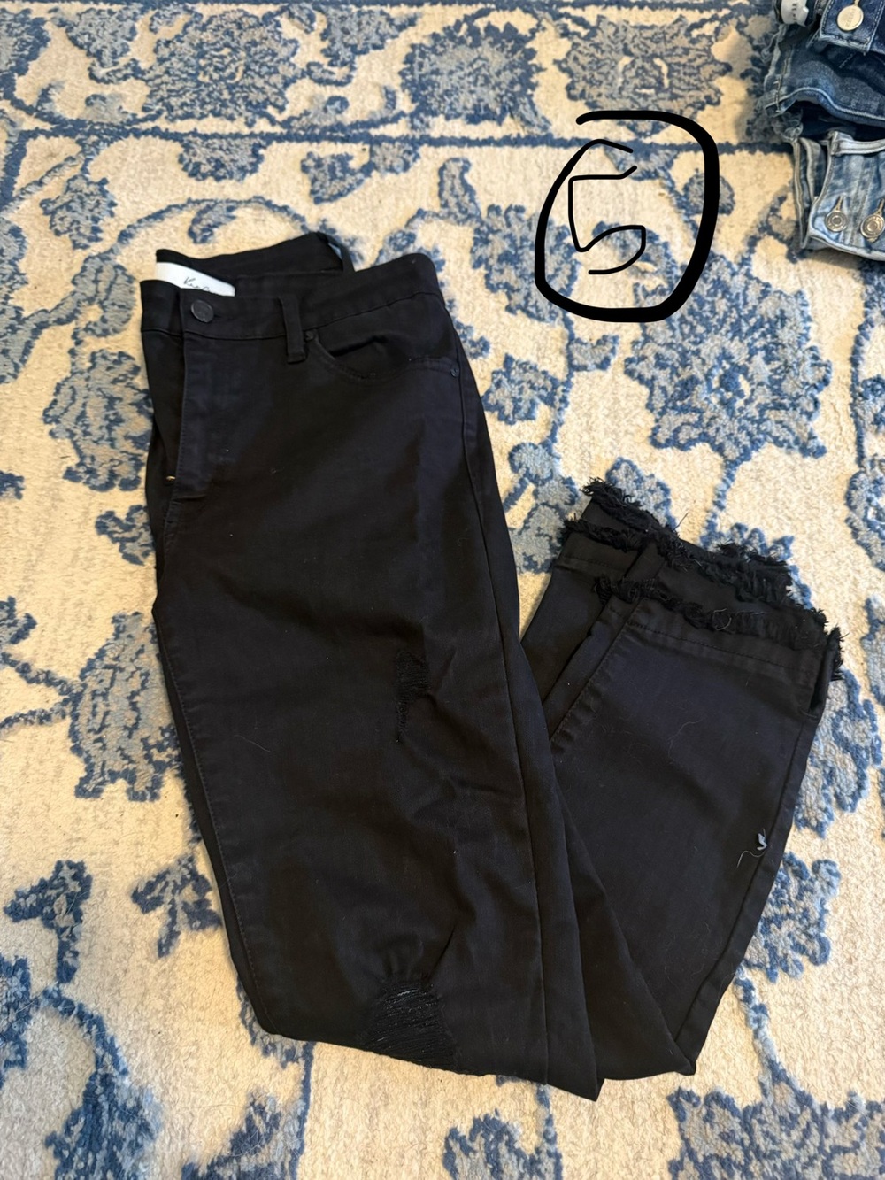 KanCan Black Skinny Jeans with Frayed Ankle Hem